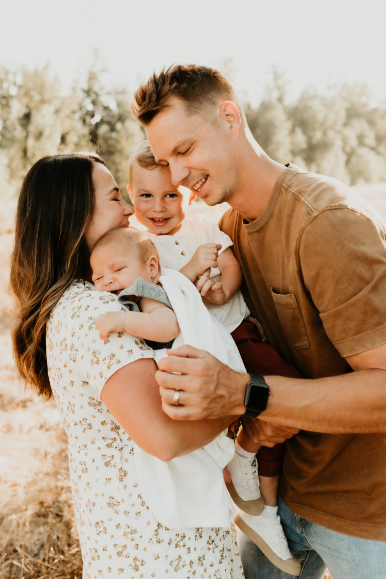 Golden Hour Family Photos - Caitlin Forster Photography