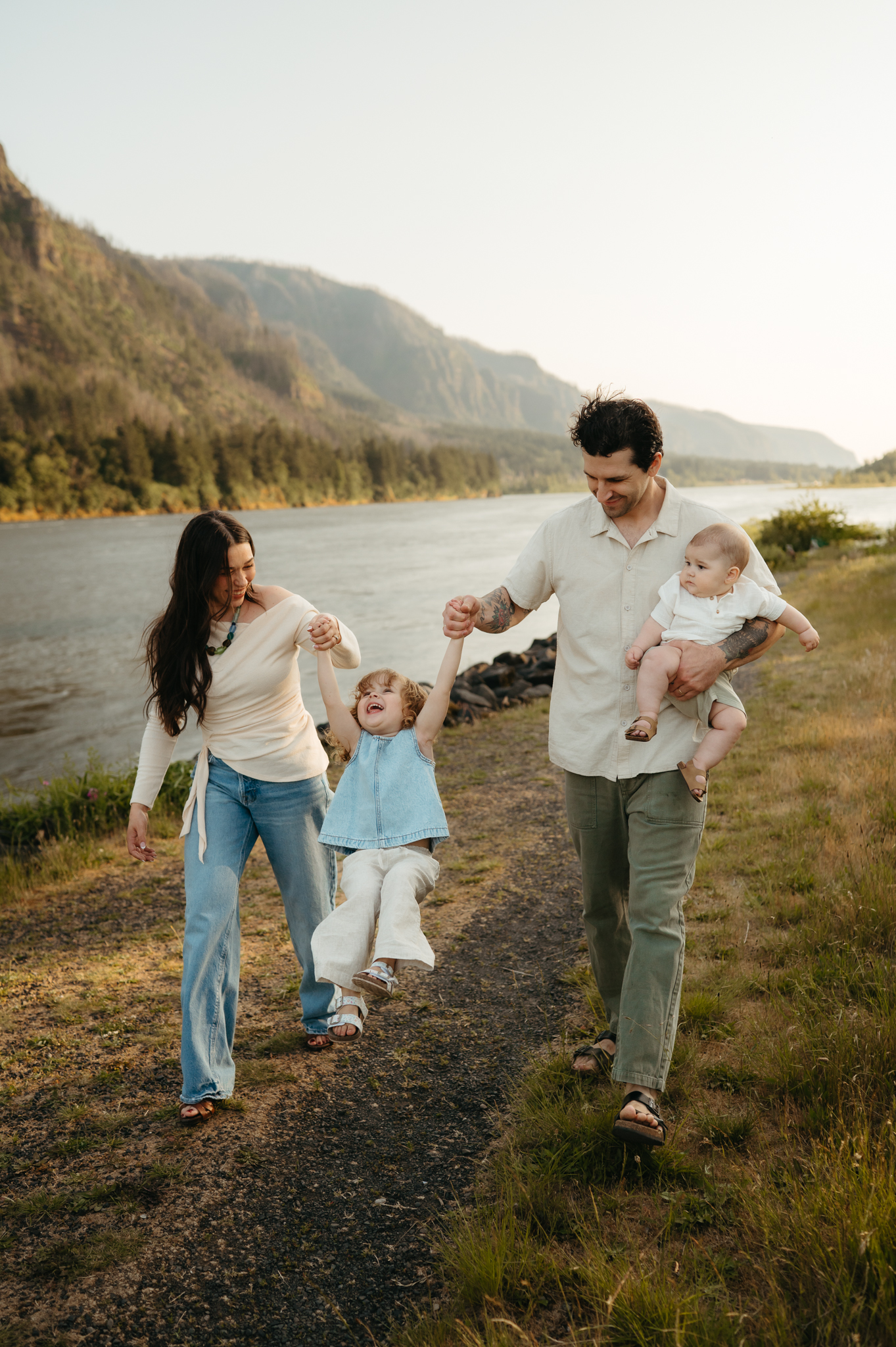 Portland family photos Columbia River Gorge at sunset