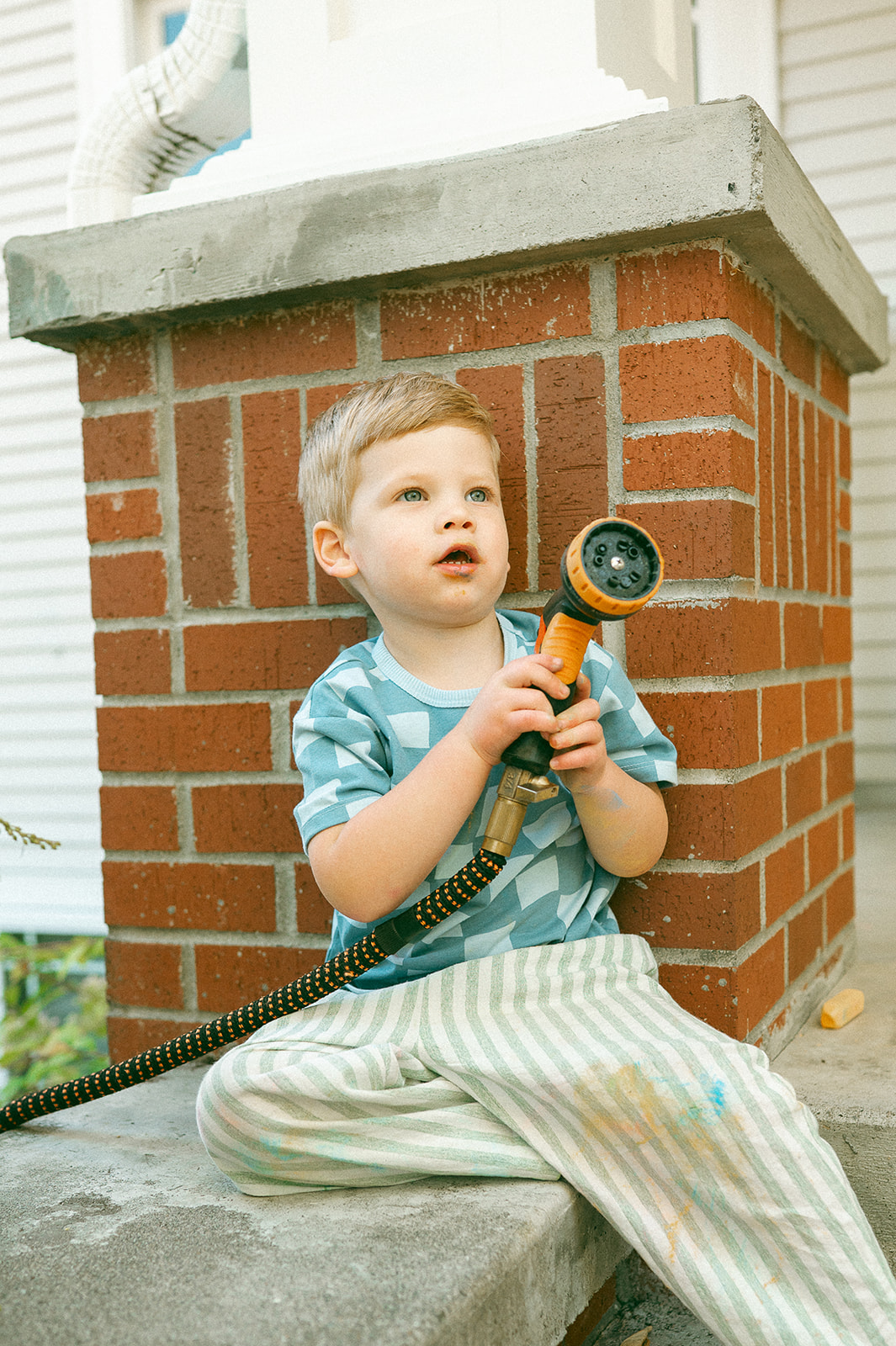 portland family playing in backyard