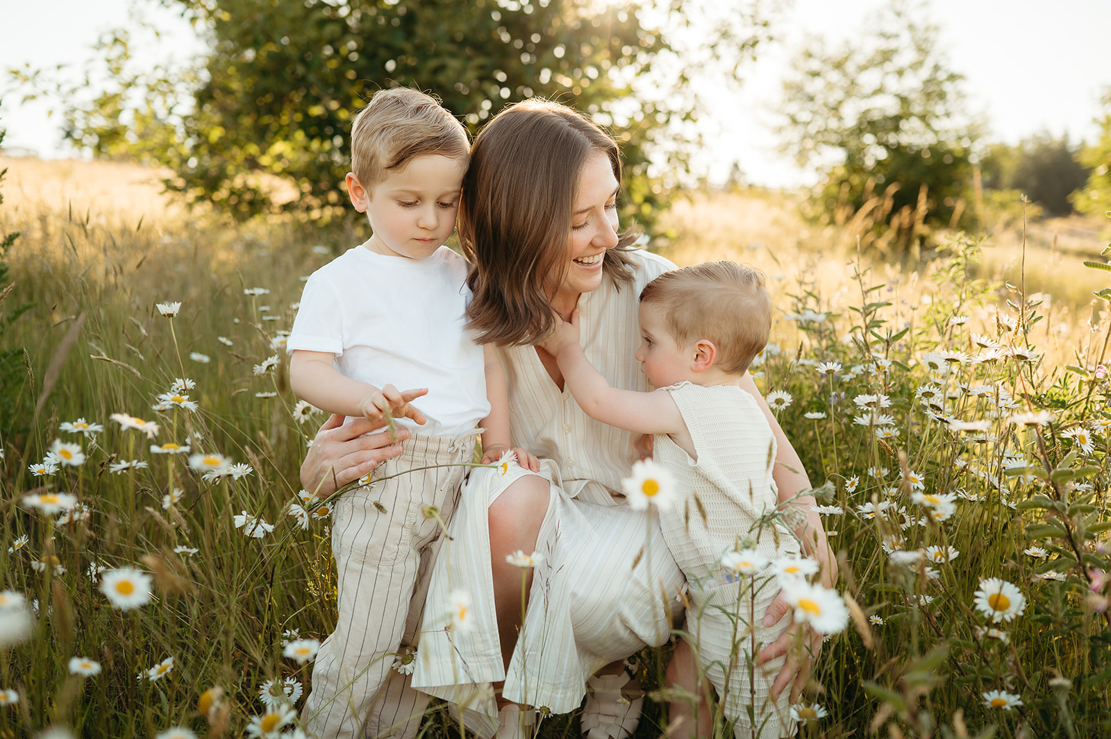 portland family photography session in portland oregon park at golden hour
